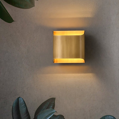 WOW Leclerc Brass Wall Lamp