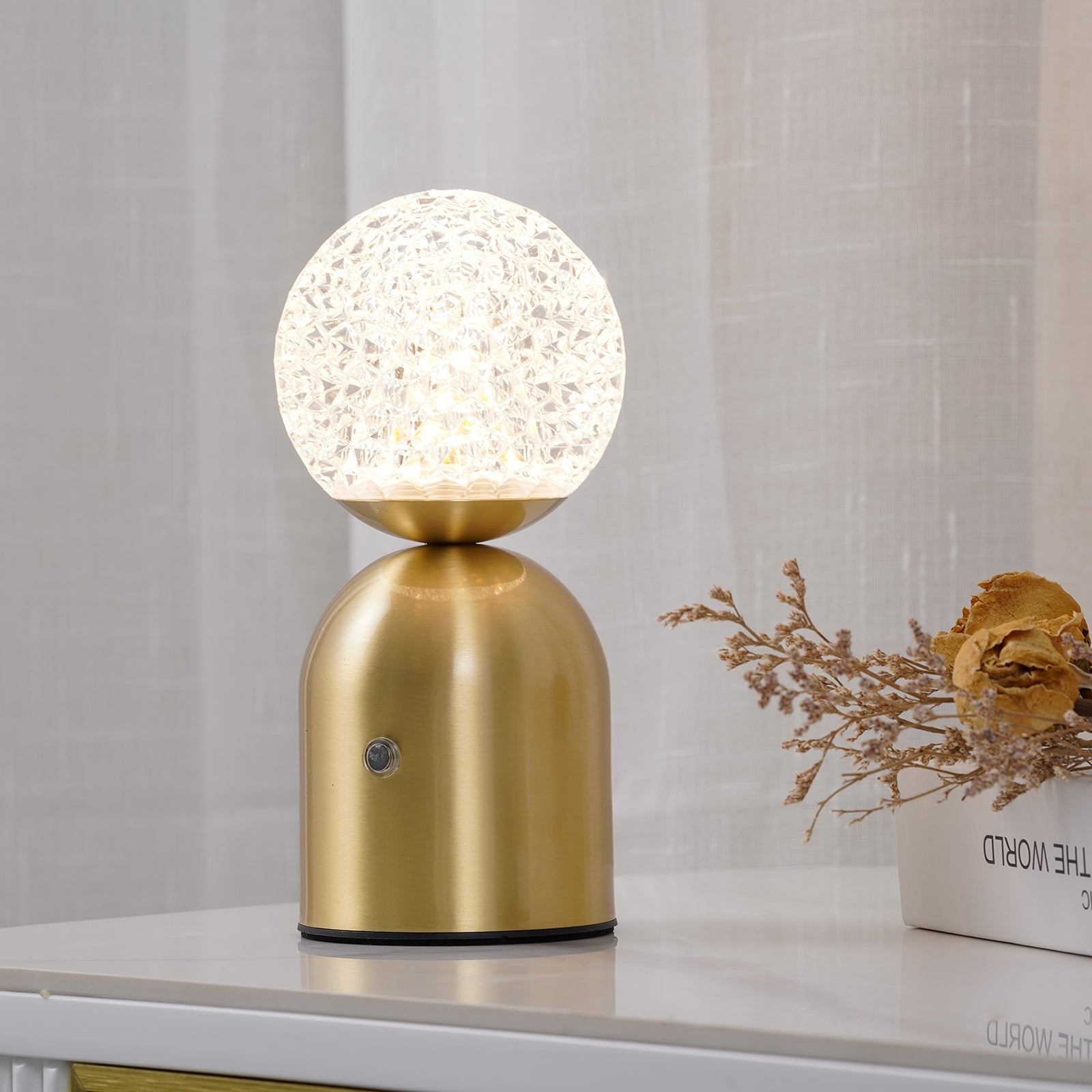 WOW Atlas Built-in Battery Table Lamp