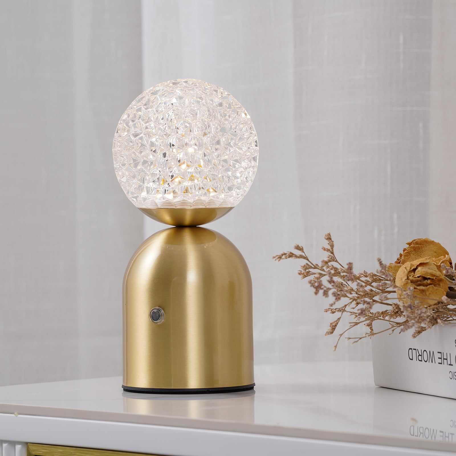 WOW Atlas Built-in Battery Table Lamp