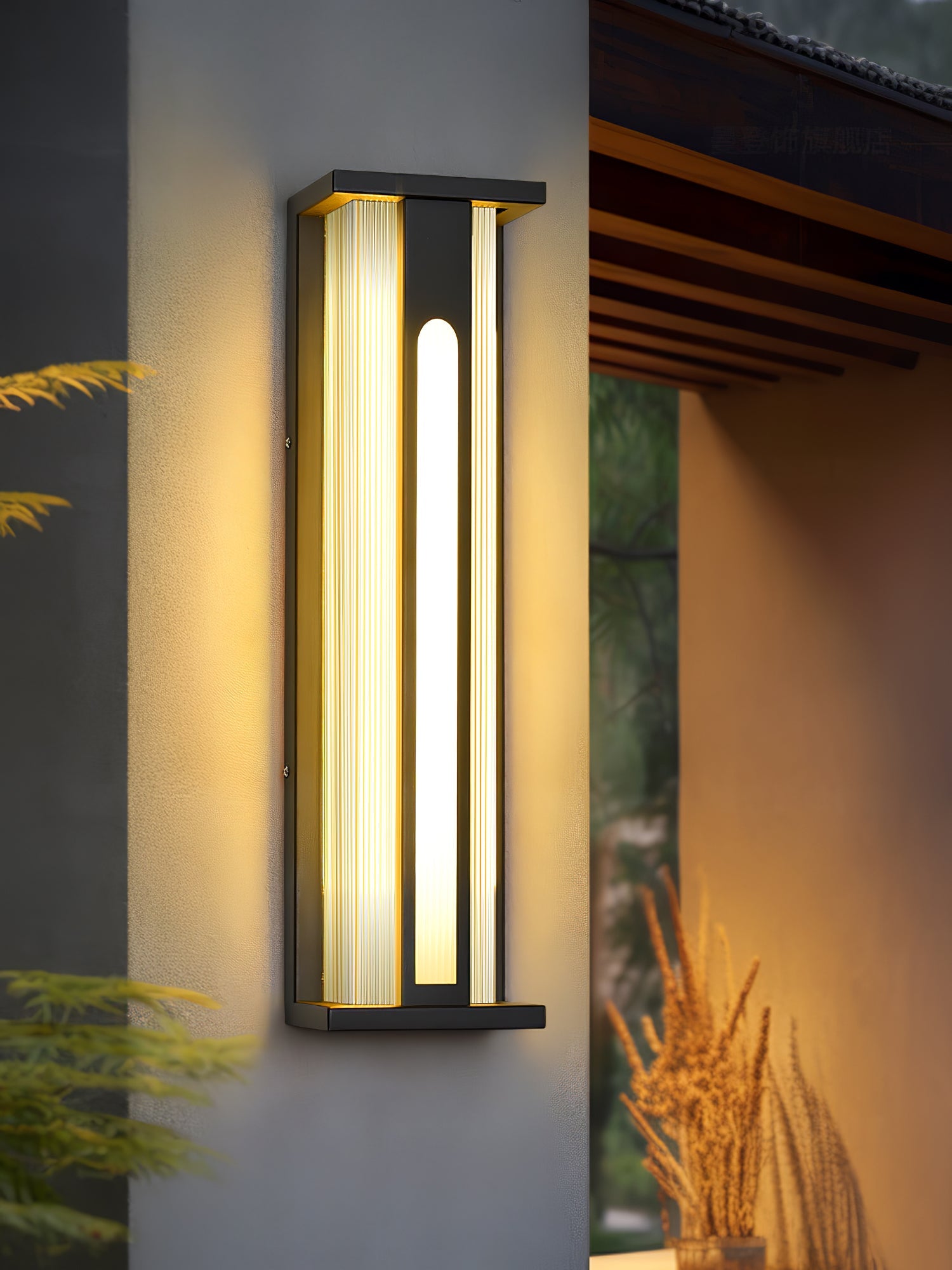 WOW Bellamy Flair Outdoor Wall Lamp