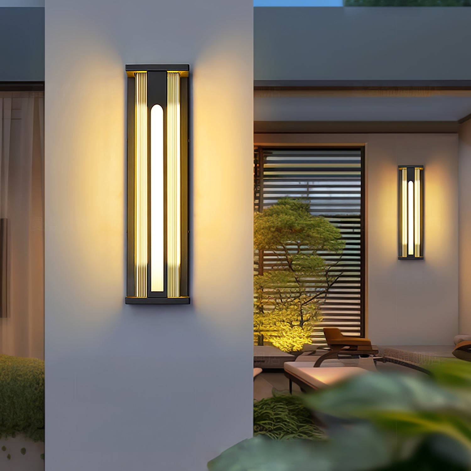 WOW Bellamy Flair Outdoor Wall Lamp