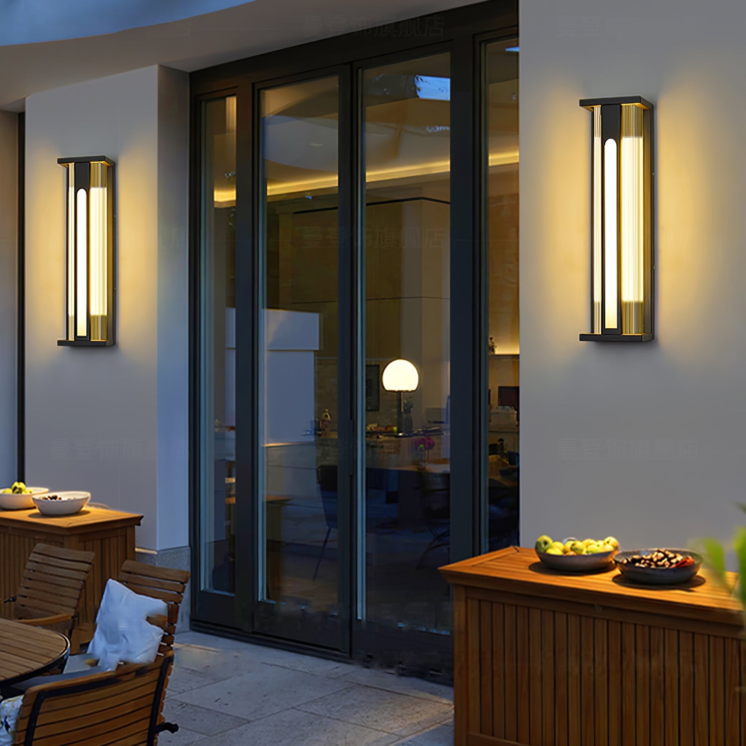 WOW Bellamy Flair Outdoor Wall Lamp