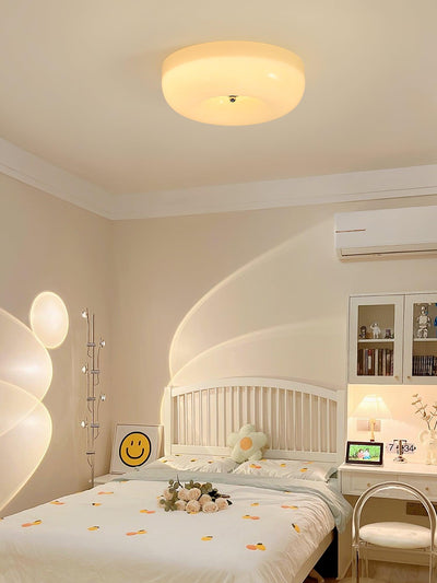 WOW Cream Pudding Ceiling Lamp