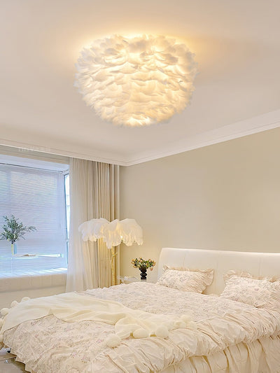 WOW Feathered Ceiling Lamp