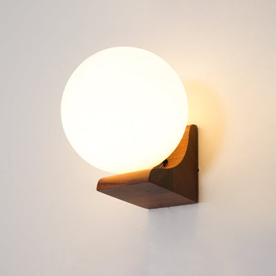 WOW Evelyn Orb Wall Lamp