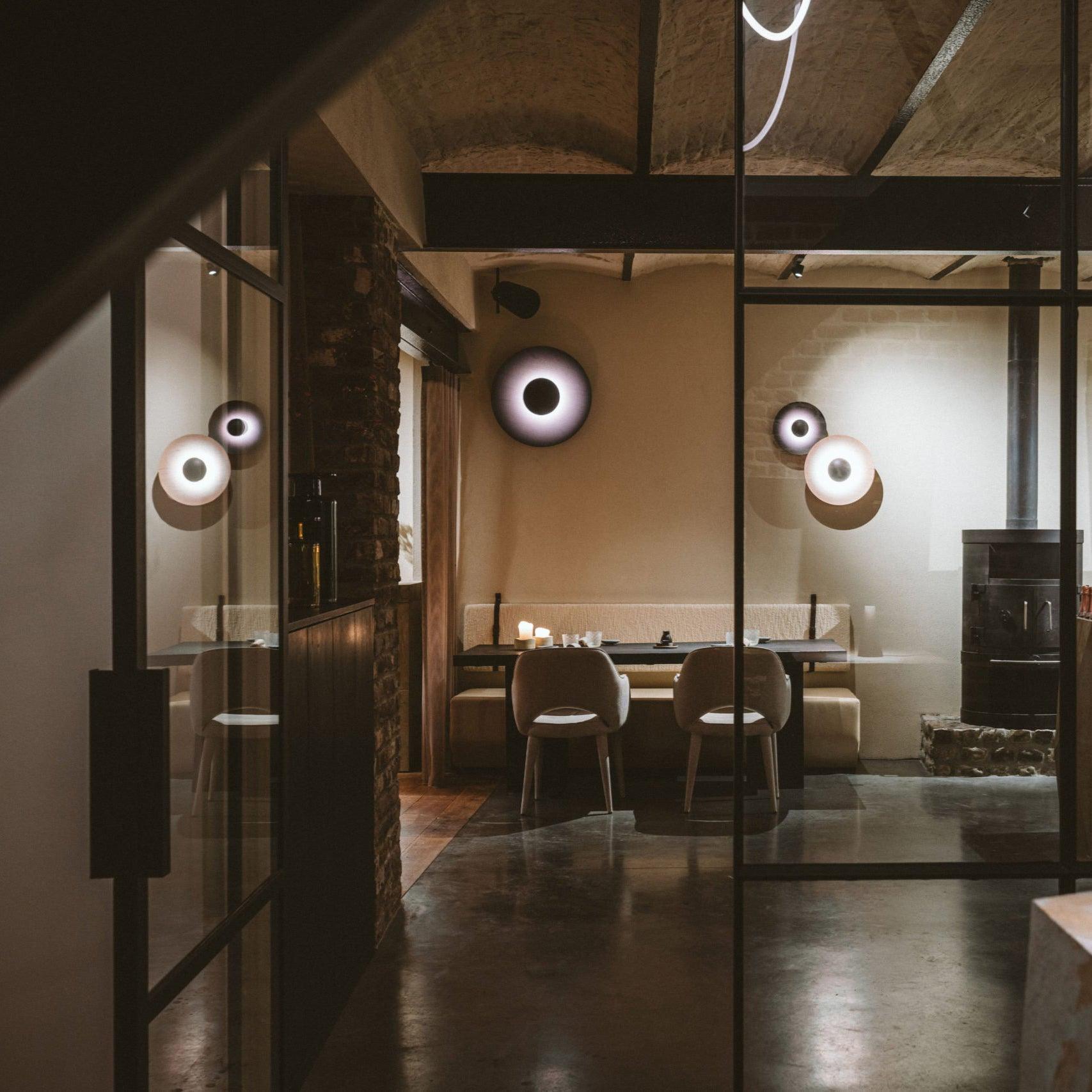 WOW Simplicity Glow Wall Light