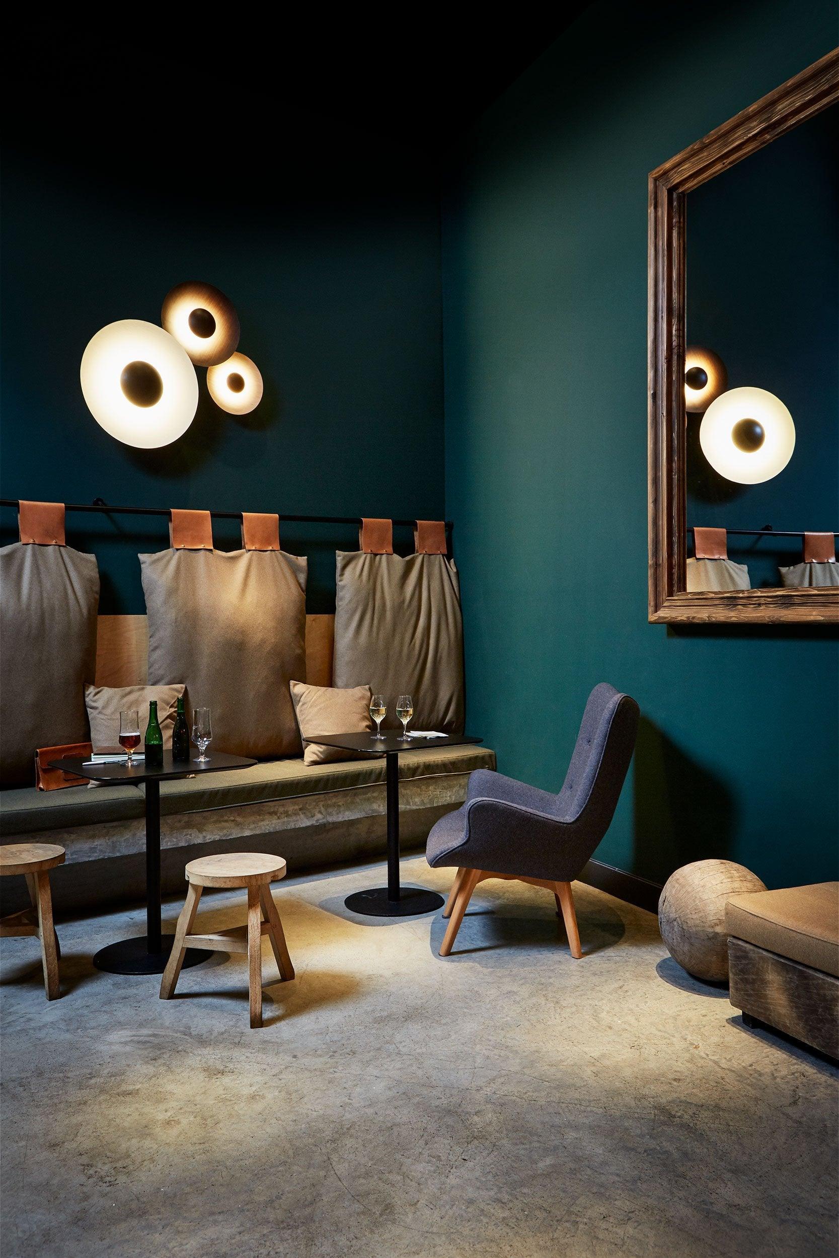 WOW Simplicity Glow Wall Light