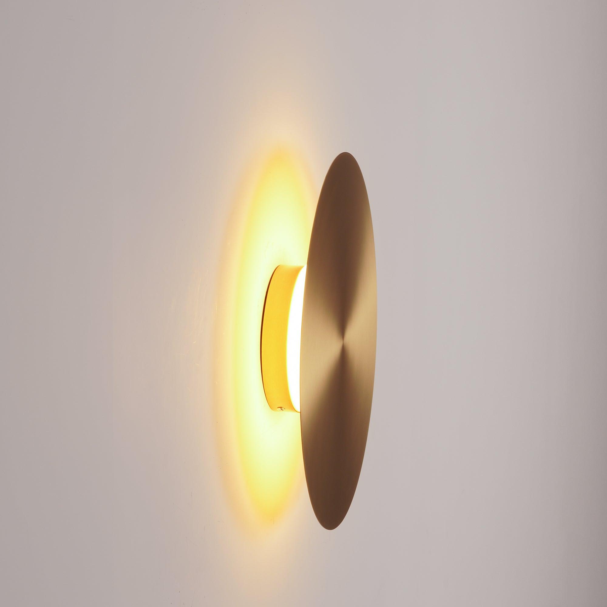 WOW Gossa Wall Lamp