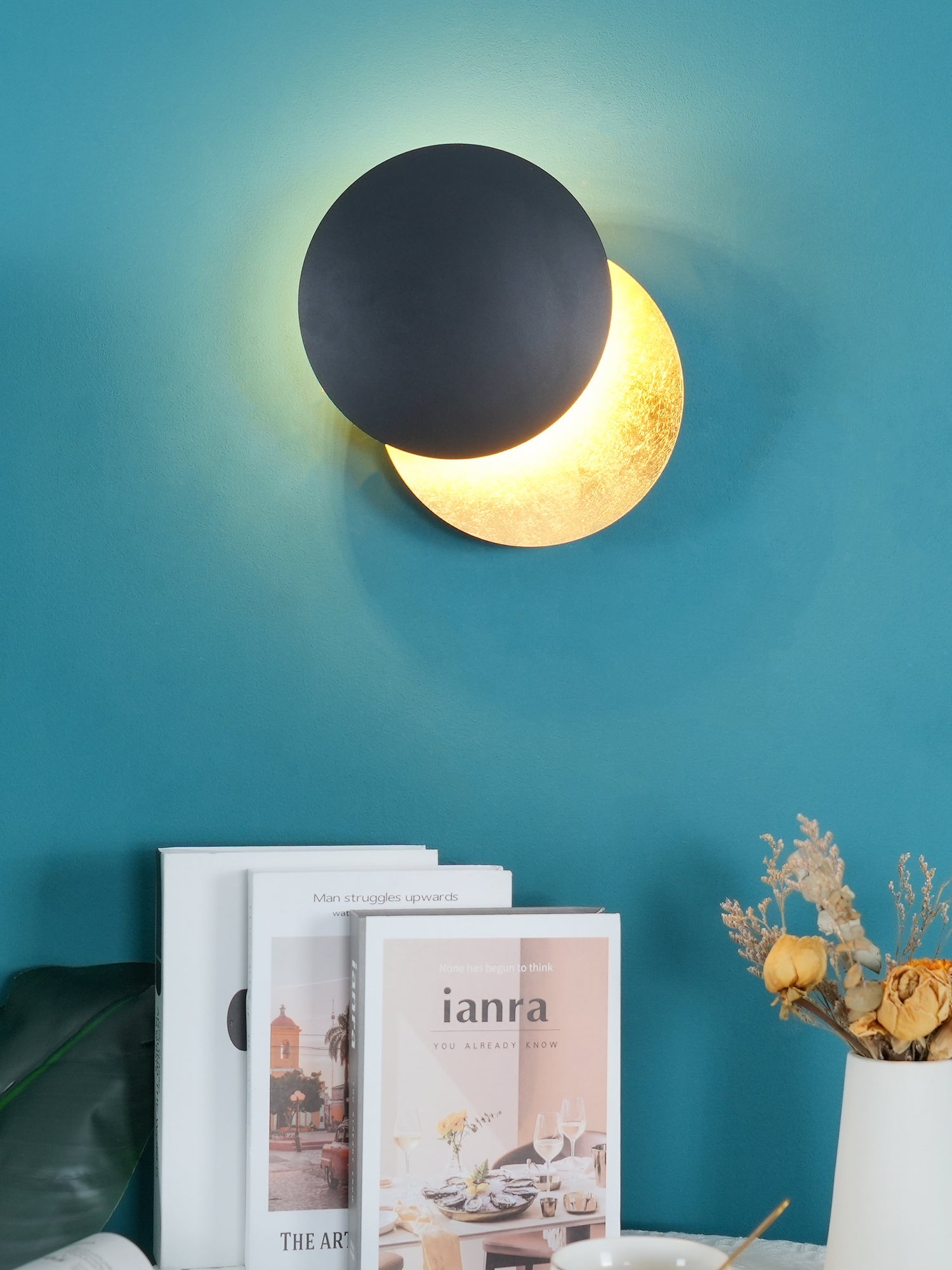 WOW Giorgio Wall Lamp