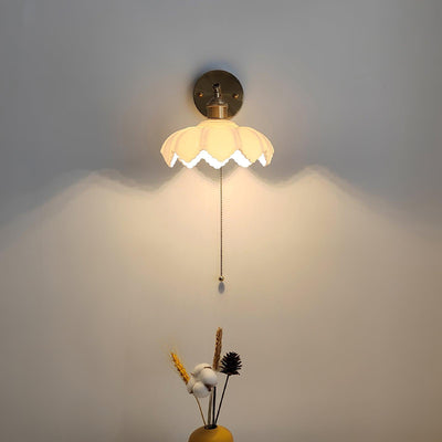 WOW Lotus Rotatable Wall Lamp