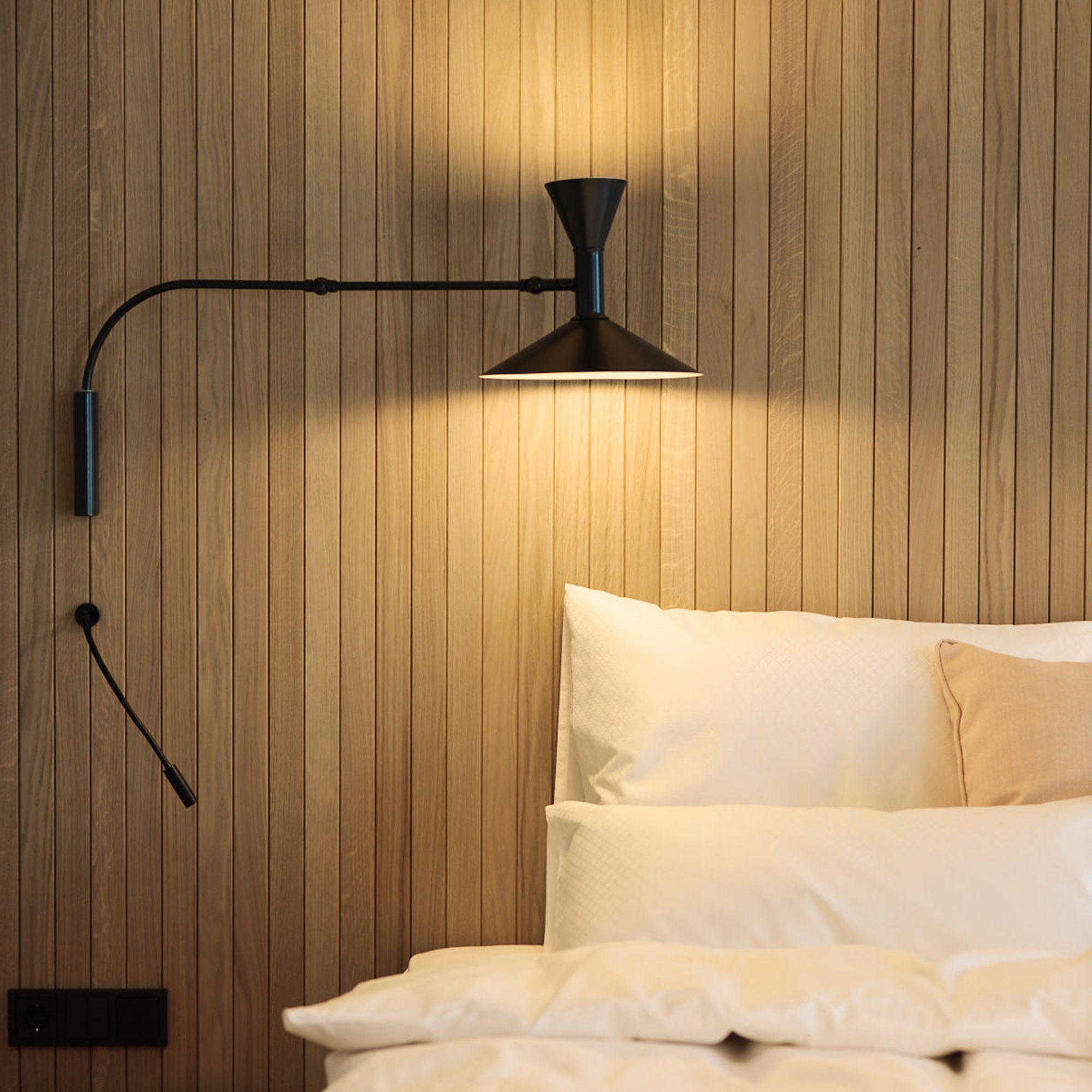 WOW Marseille Plug-in Wall Light