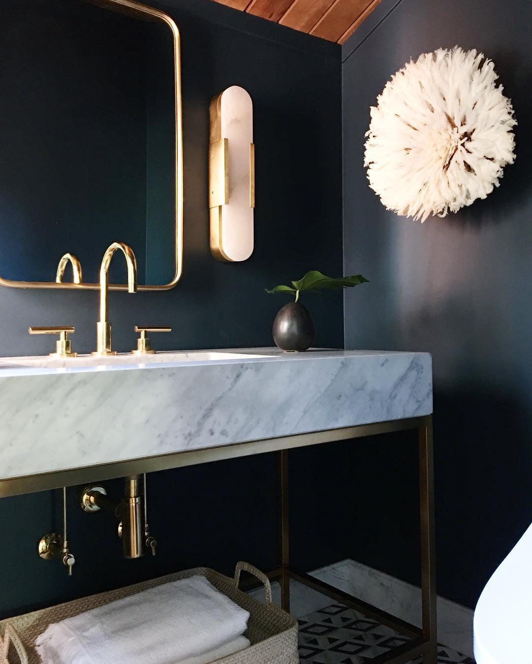 WOW Melange Elongated Alabaster Wall Lamp