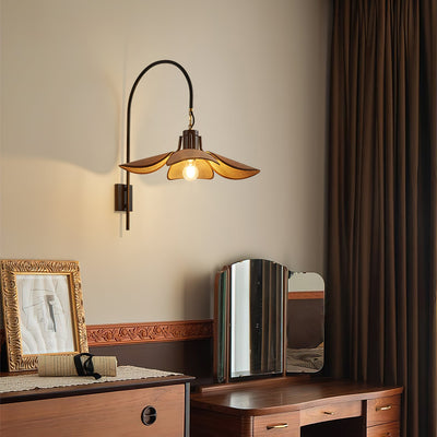 WOW Petal Bloom Wall Lamp