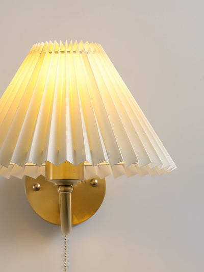 WOW Pleated Wall Lamp