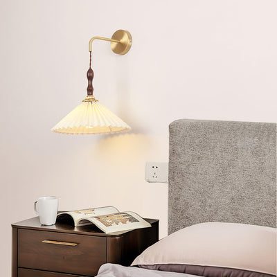 WOW Pleated Wooden Wall Lamp