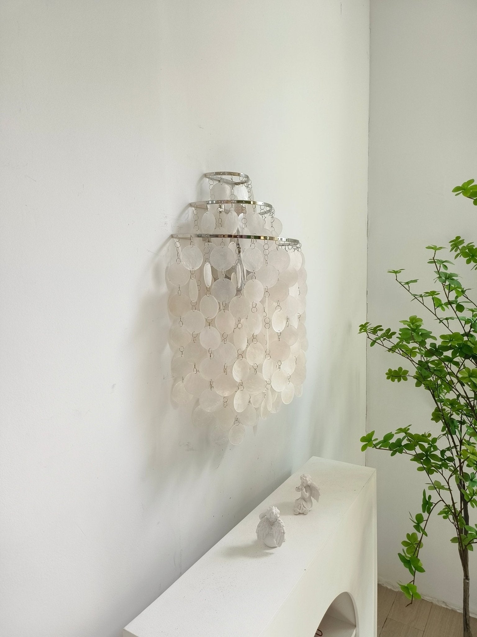 WOW Shell Cascading Wall Light