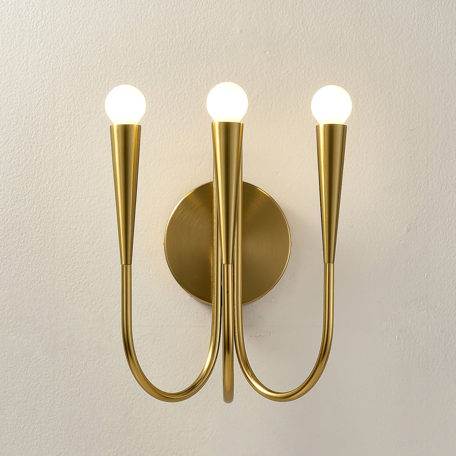 WOW Swoop Arm Wall Lamp