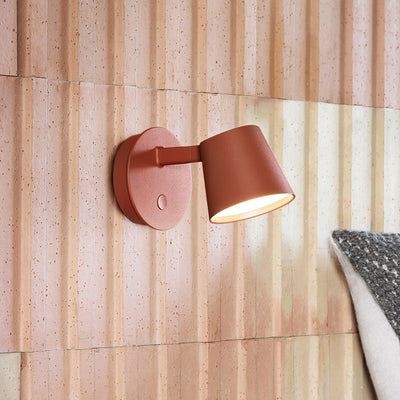WOW Tip Wall Lamp