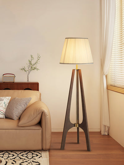 WOW Trivelle Tripod Floor Lamp