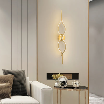 WOW Twist Brass Wall Light