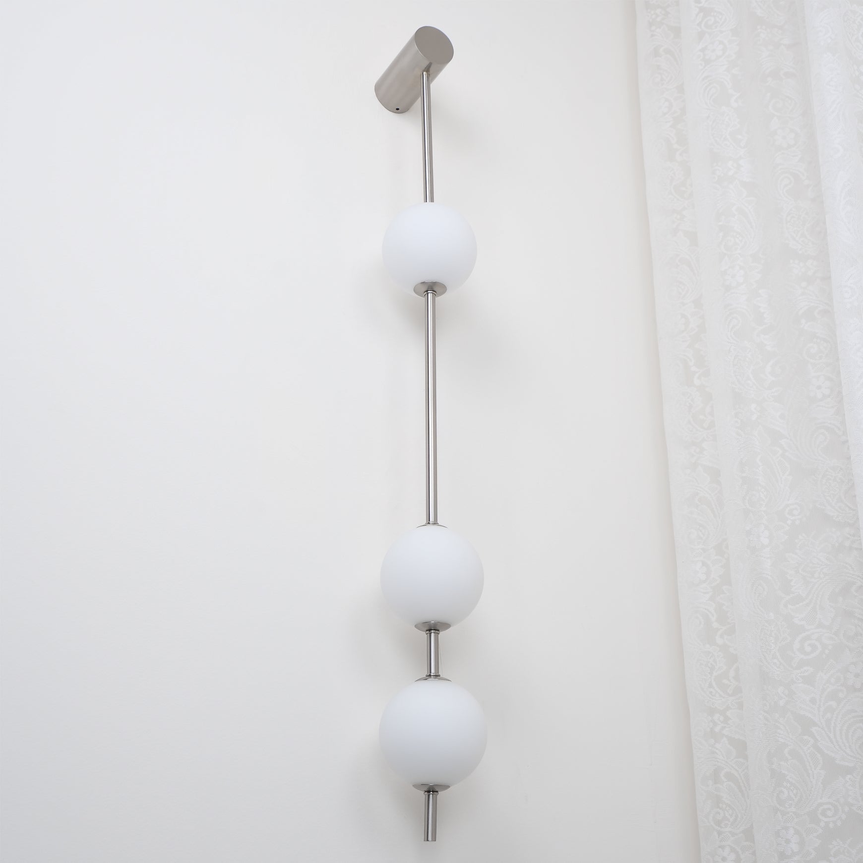 WOW Vertical Balls Wall Lamp
