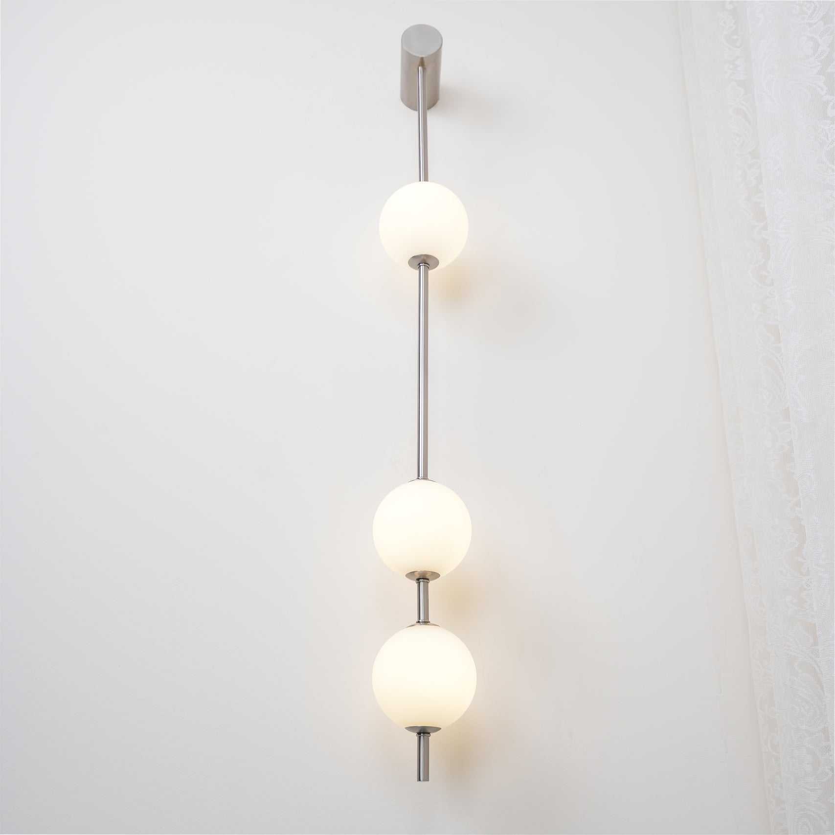 WOW Vertical Balls Wall Lamp