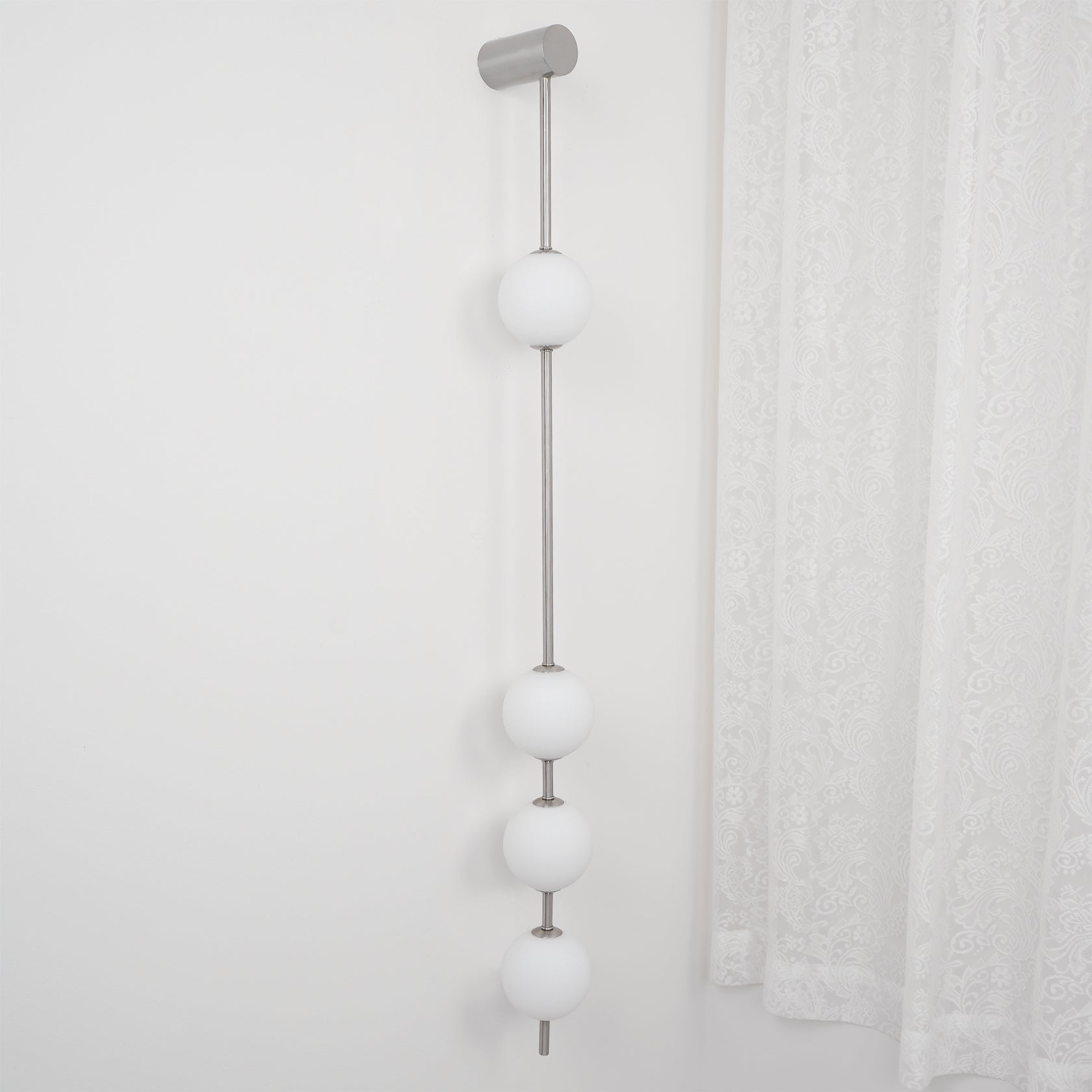 WOW Vertical Balls Wall Lamp