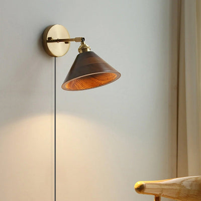 WOW Vintage Wood Plug-in Wall Lamp