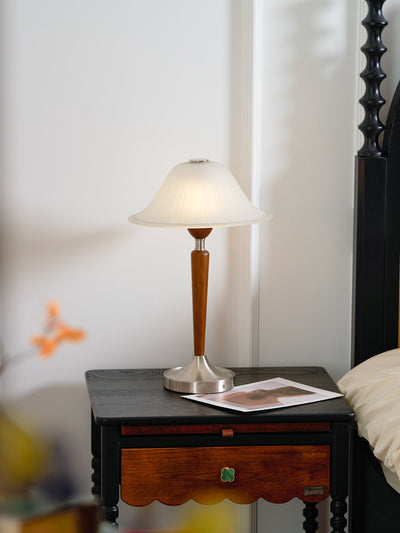 Wow Winston Vintage Table Lamp