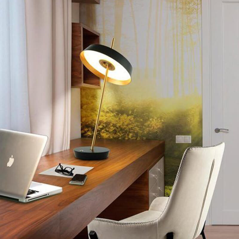 Minimalist Rotating Table Lamp