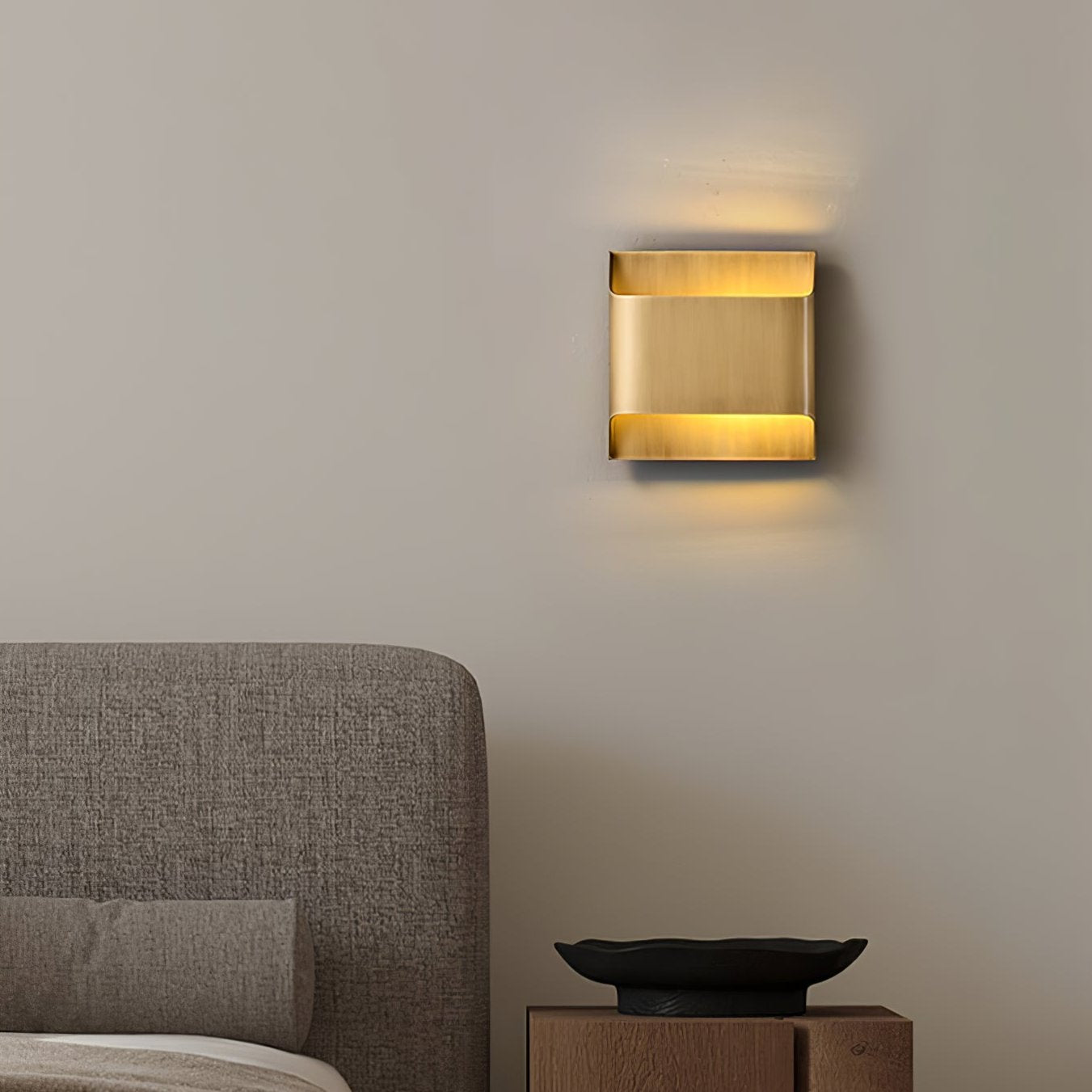 WOW Leclerc Brass Wall Lamp