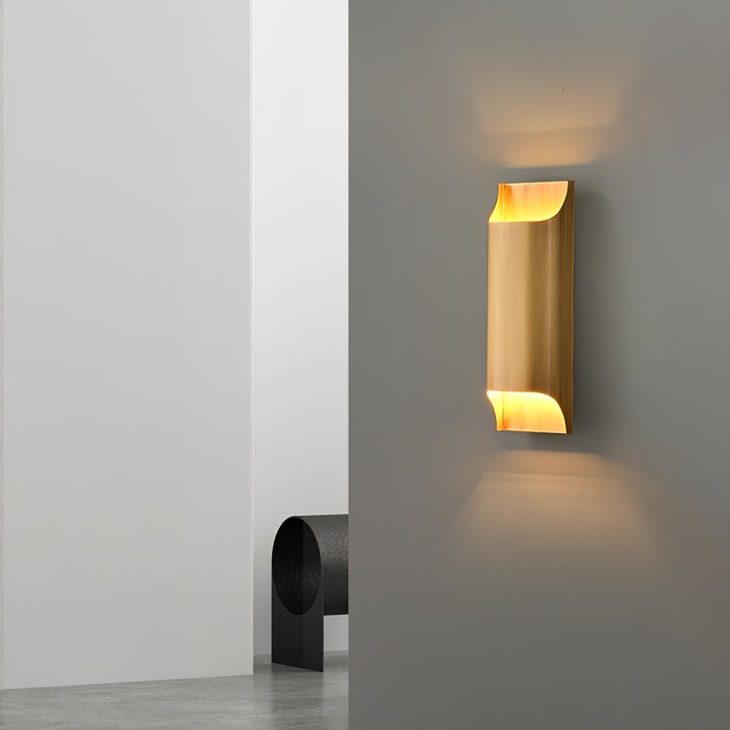 WOW Leclerc Brass Wall Lamp