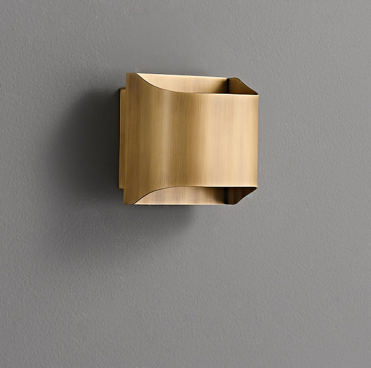 WOW Leclerc Brass Wall Lamp