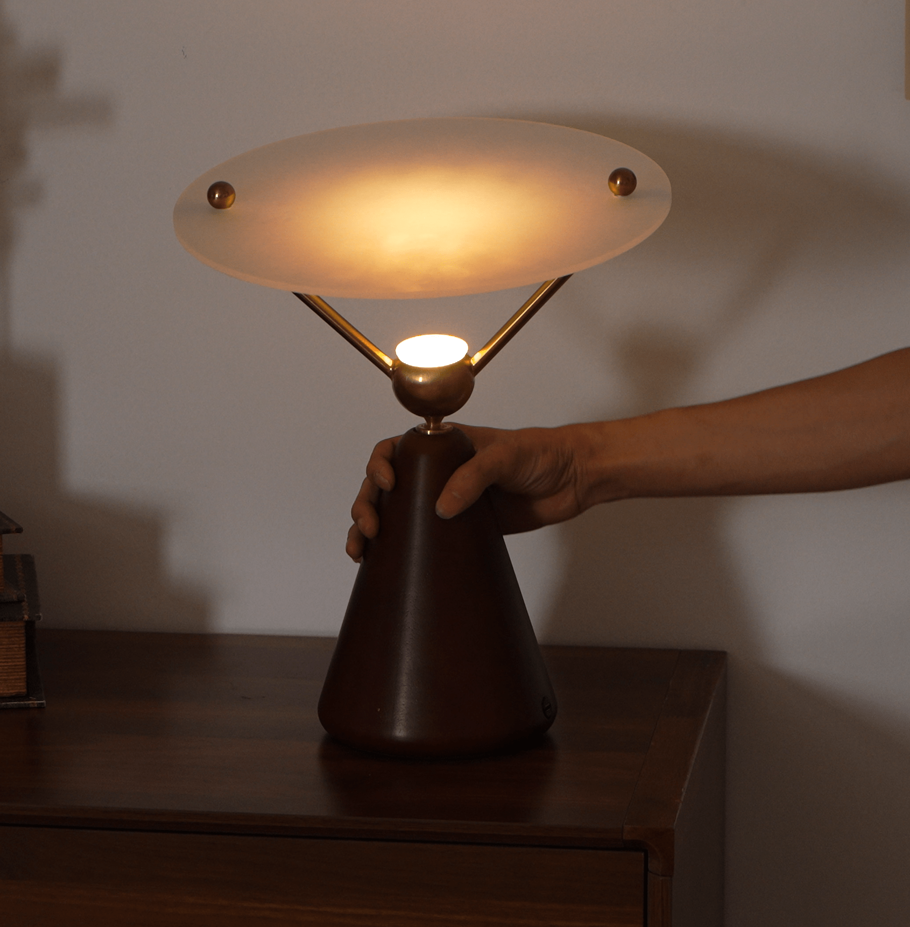 WOW Equoray Table Lamp