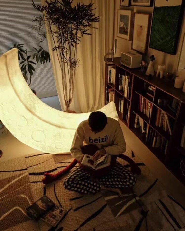 WOW Crescent Moon Floor Lamp-wow7021