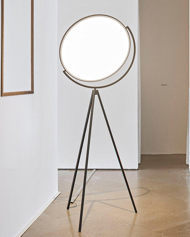 WOW Adjustable Tripod Floor Lamp-wow7027