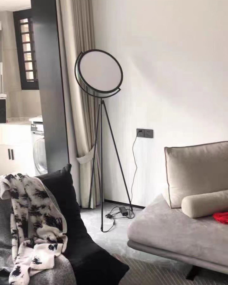 WOW Adjustable Tripod Floor Lamp-wow7027