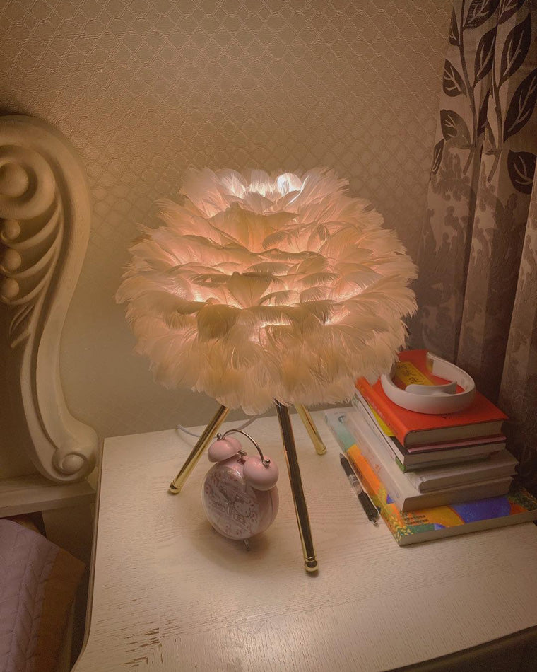 WOW Feather Tripod Table Lamp-wow8014