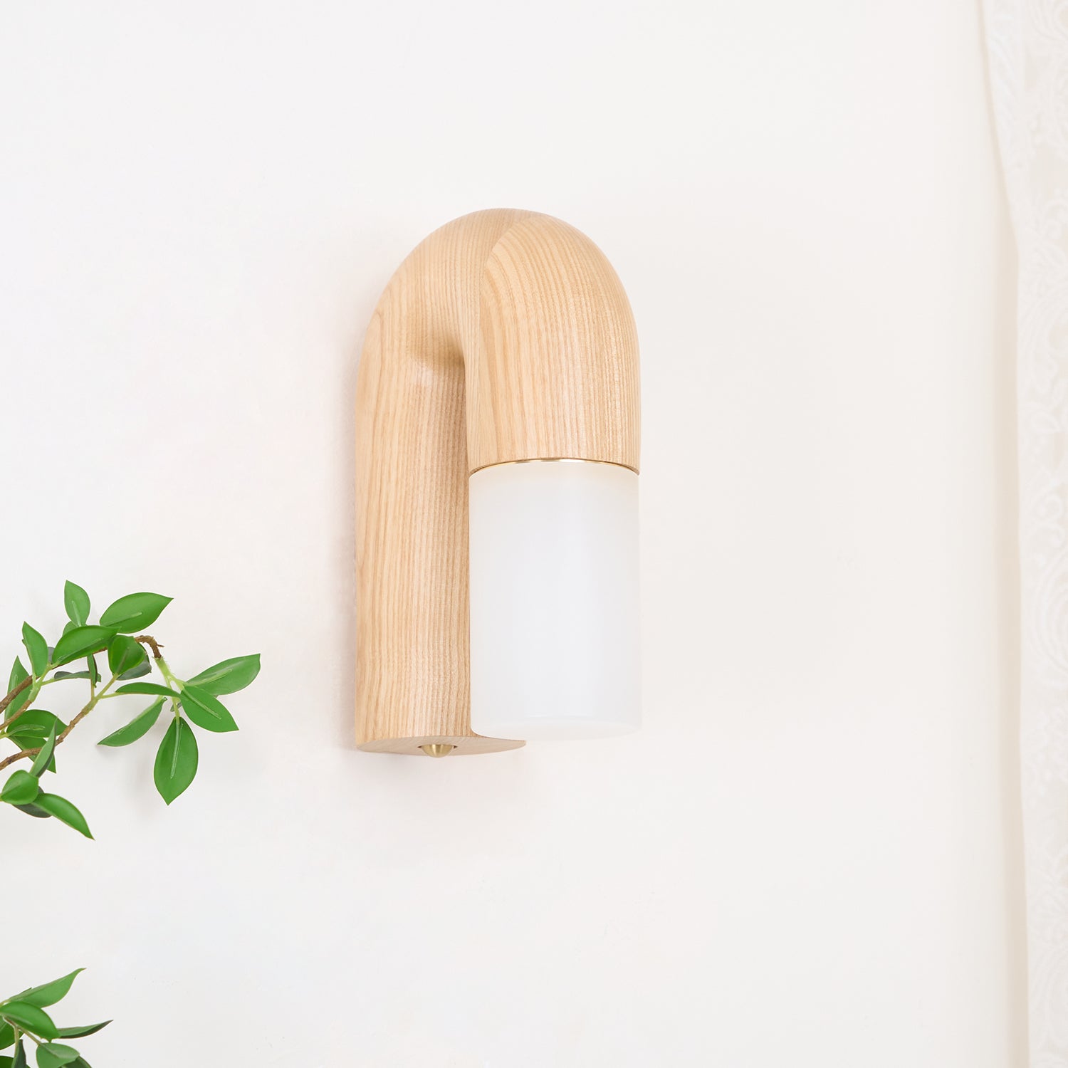 WOW Arcus Wood Wall Lamp