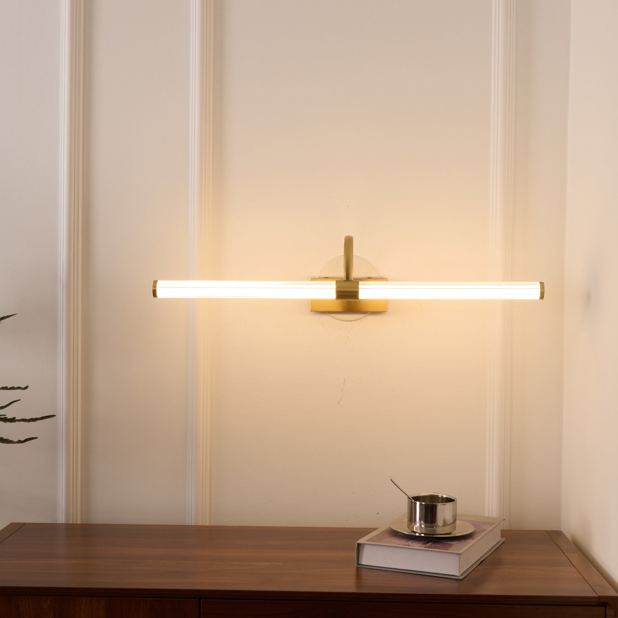 WOW Avery Wall Light