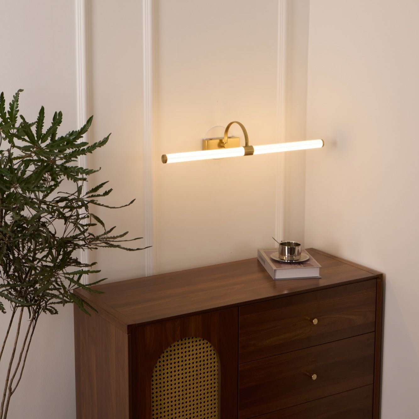 WOW Avery Wall Light