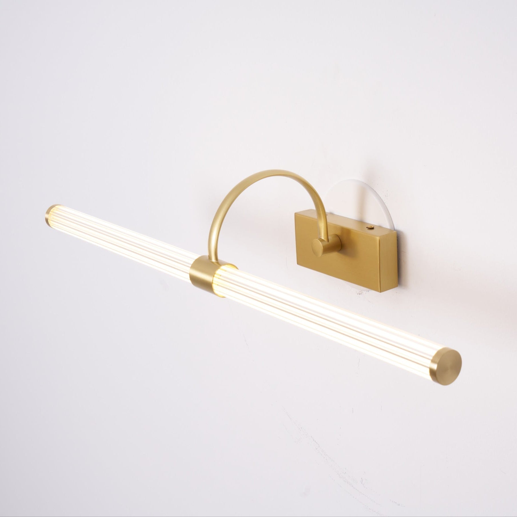 WOW Avery Wall Light