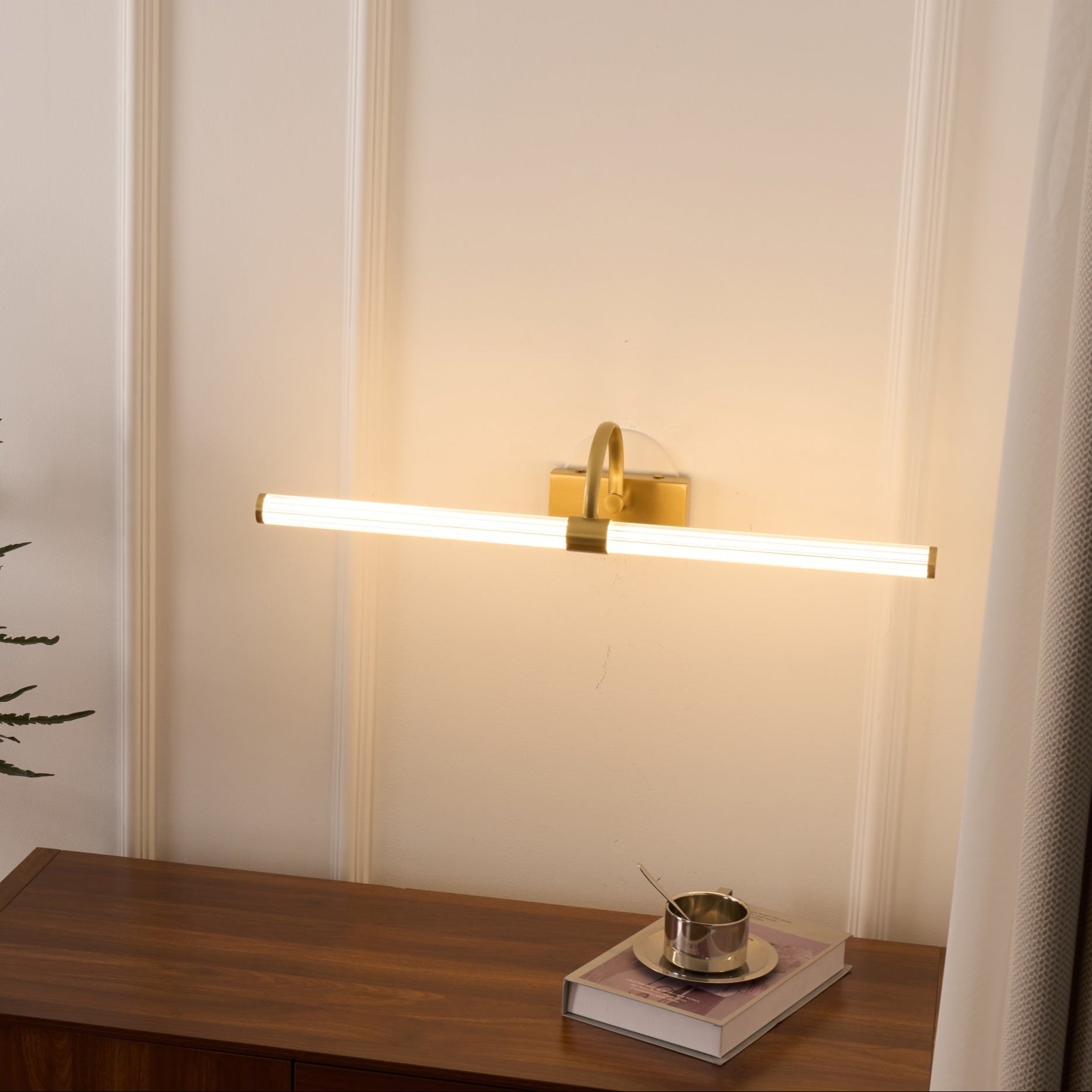 WOW Avery Wall Light