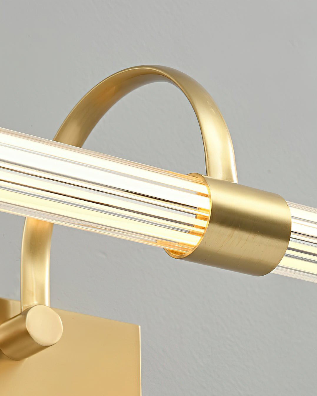 WOW Avery Wall Light