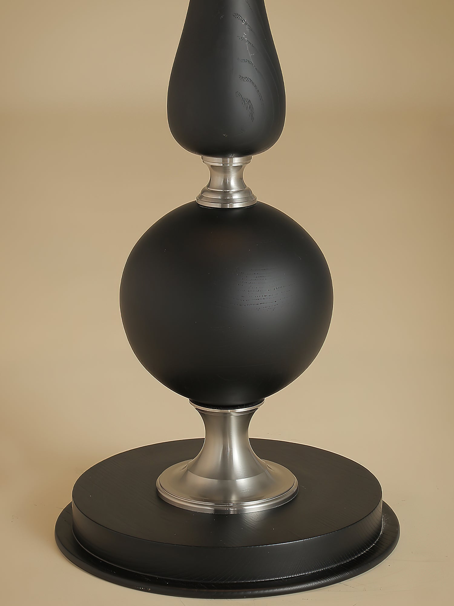 WOW Belfort Classic Floor Lamp