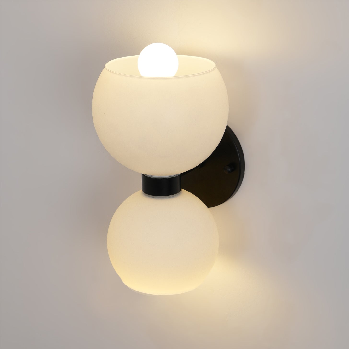 WOW Round Pearl Sconce