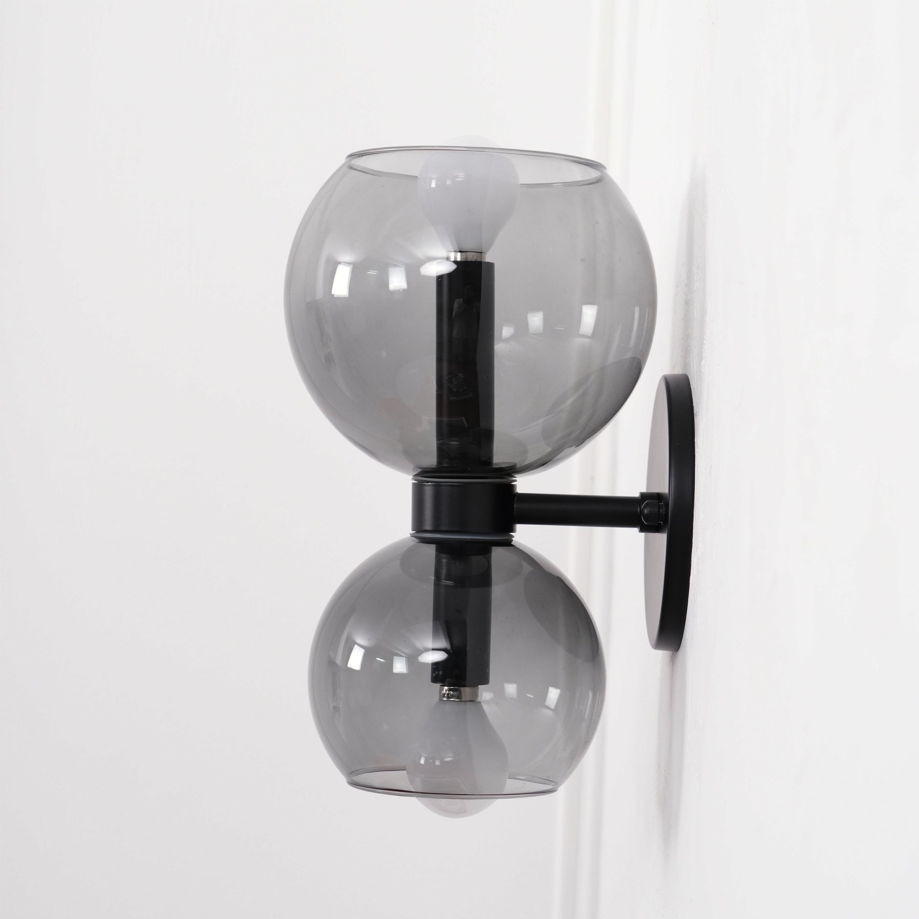 WOW Round Pearl Sconce