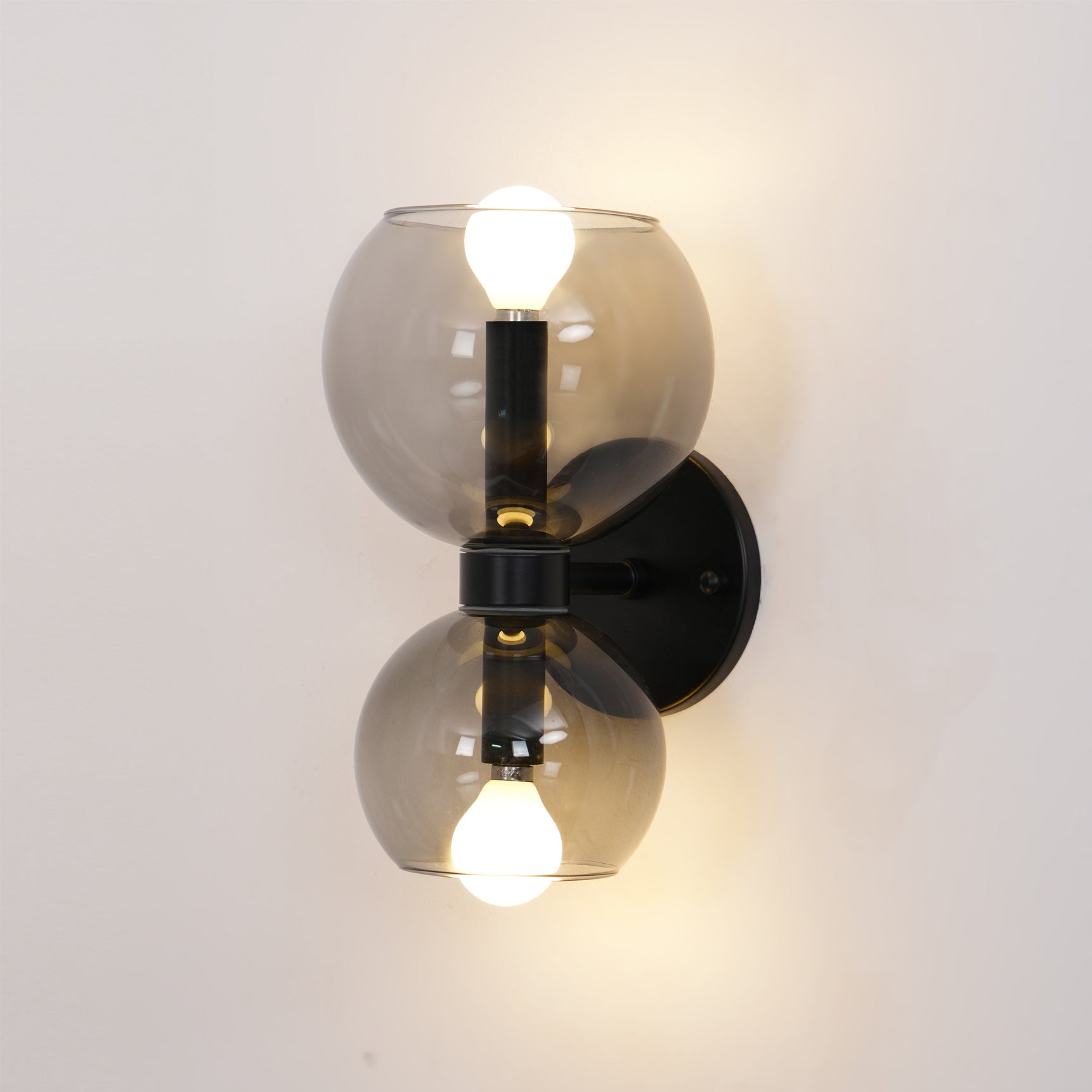WOW Round Pearl Sconce