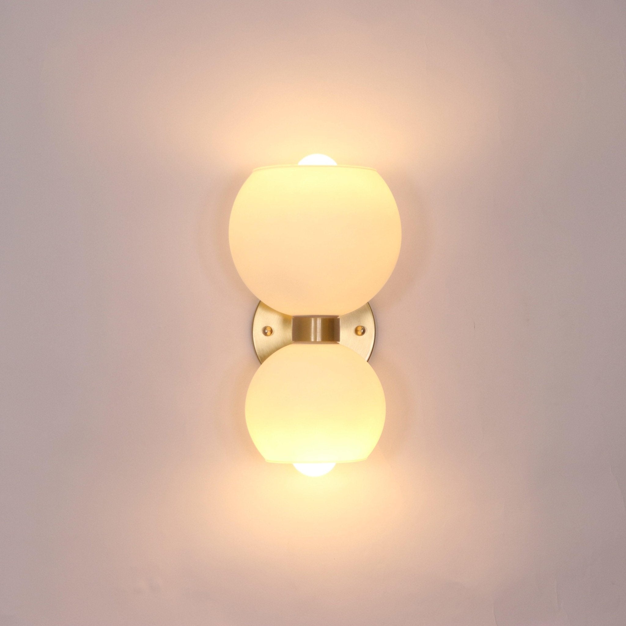 WOW Round Pearl Sconce