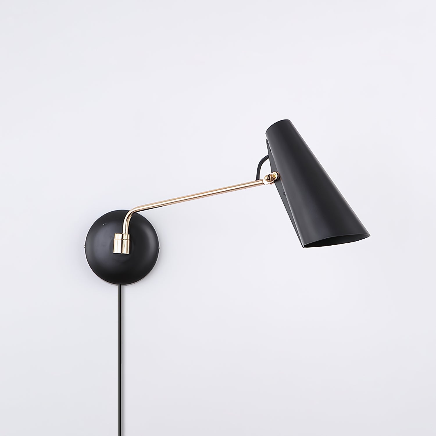 WOW Birdy Plug-in Wall Lamp